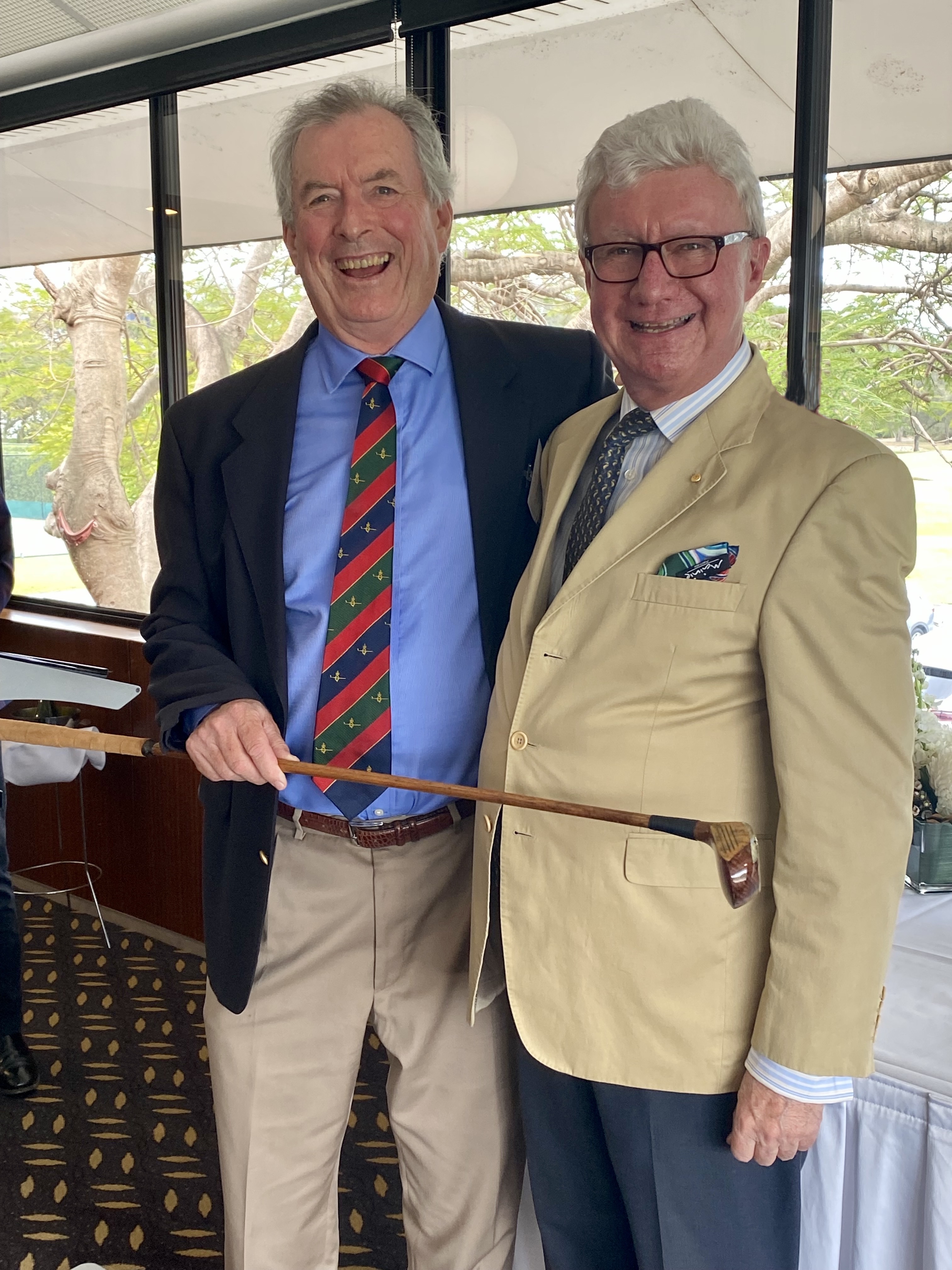 The Governor Paul de Jersey presents Rob King-Scott with his trophy